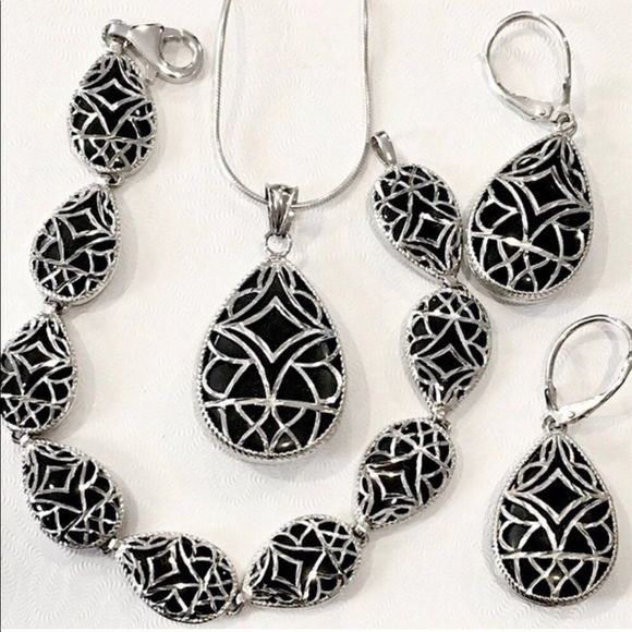 Black Onyx Cabochon Teardrop and Sterling Silver Filigree Overlay Necklace - Picture 9 of 10